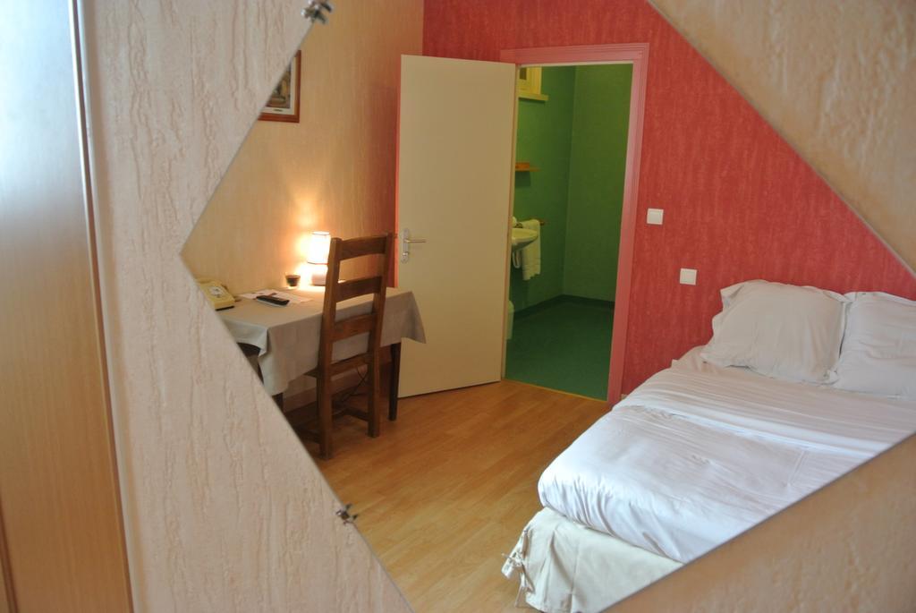 Hotel Le Central Boussac  Ruang foto