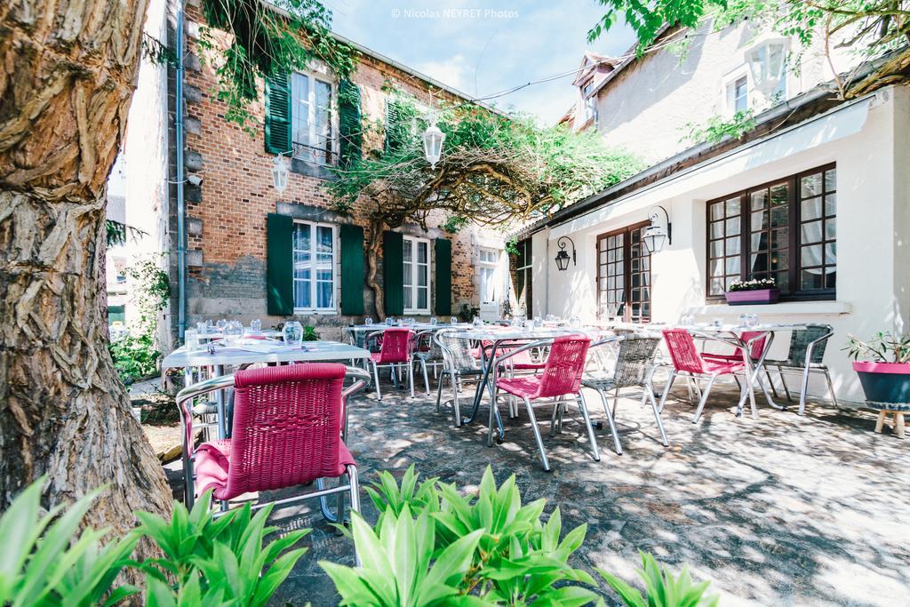 Hotel Le Central Boussac  Bagian luar foto