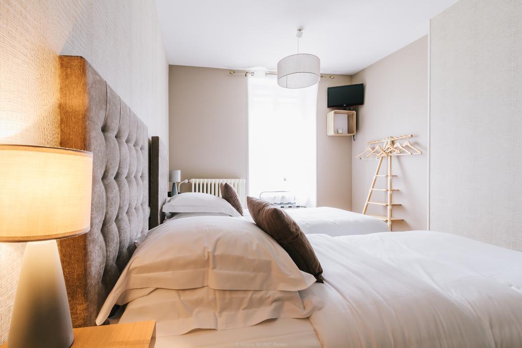 Hotel Le Central Boussac  Bagian luar foto
