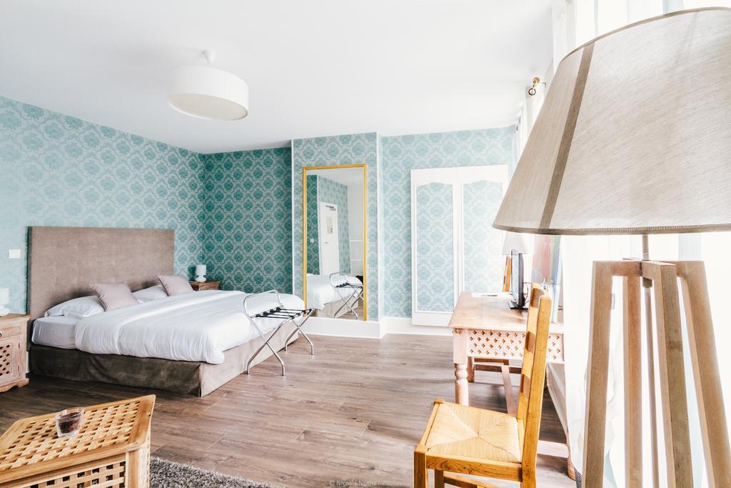 Hotel Le Central Boussac  Bagian luar foto
